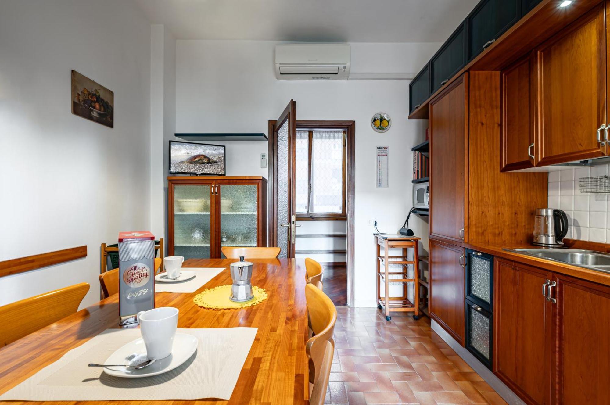 Visarno & University Roomy Flat X6 With Parking Florenz Exterior foto